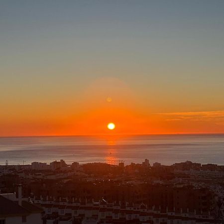 Peaceful Studio With Amazing Sea Views And Free Parking Benalmadena Luaran gambar
