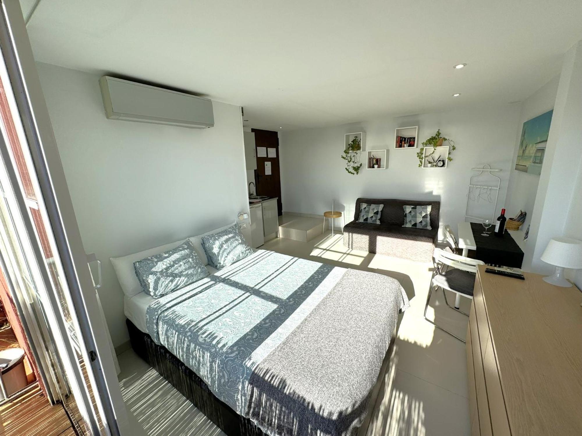 Peaceful Studio With Amazing Sea Views And Free Parking Benalmadena Luaran gambar